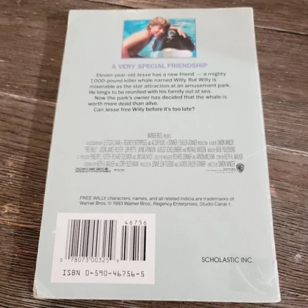 Vintage 90s 1993 Free Willy Scholastic Paperback Book